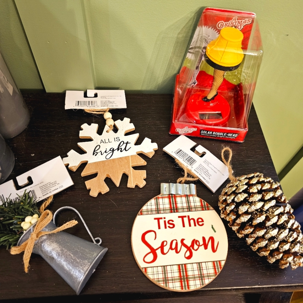 A Christmas Story bobble head gift set